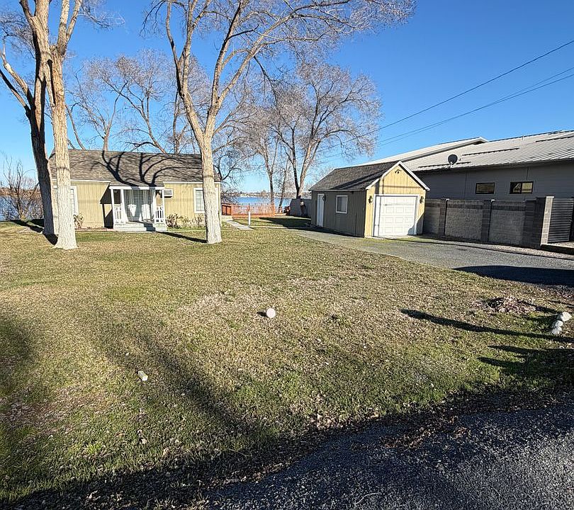 1st image of 2165 Westshore Dr NE