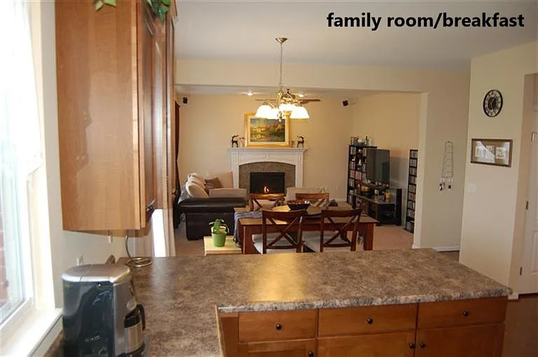 10210 Hamlet Ct — Photo 11