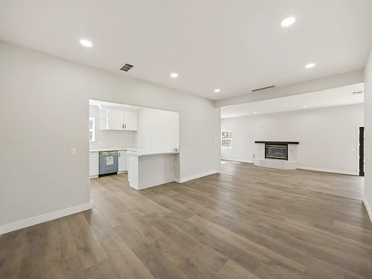 350 E Juanita Ave — Photo 8