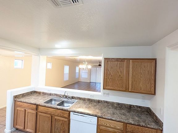 5th image of 39633 N Zampino St