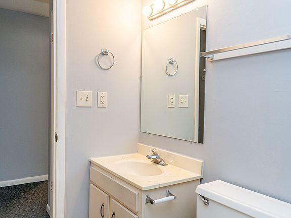 4th image of 1612 Anthony St APT C