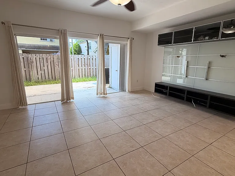 11845 SW 99th St — Photo 3