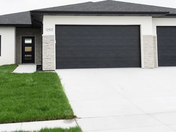 840 Middleton Ave, Lincoln, NE 68521