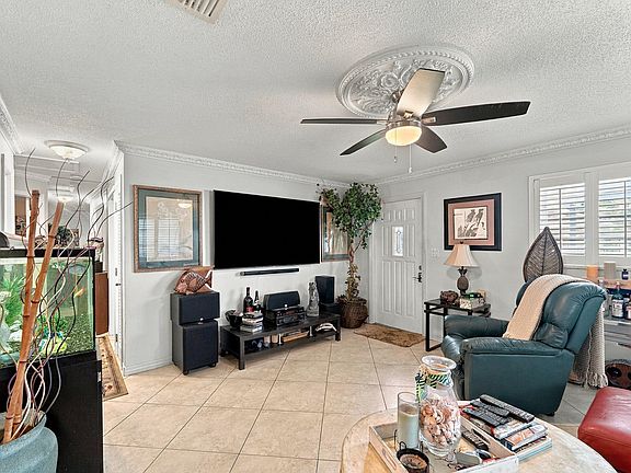 3rd image of 111 NW 25TH Court