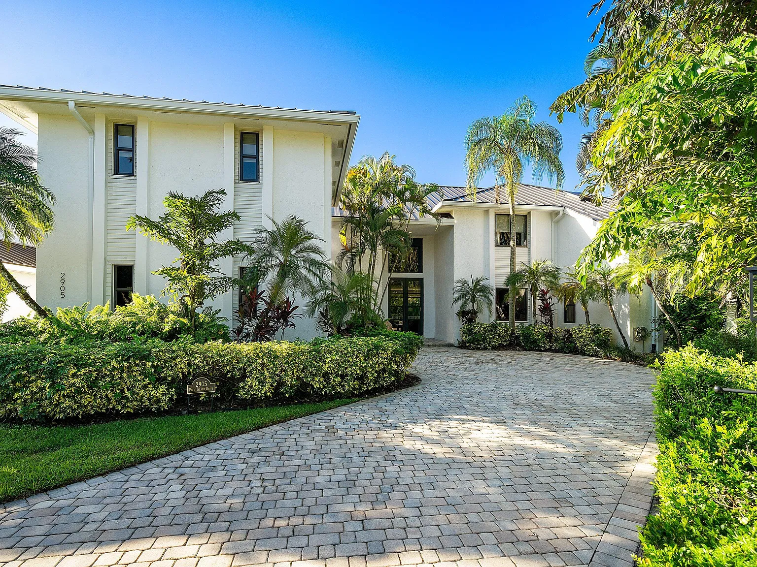 8 bed, 11.5 bath, 5749 sqft, $29,000 — Photo 1