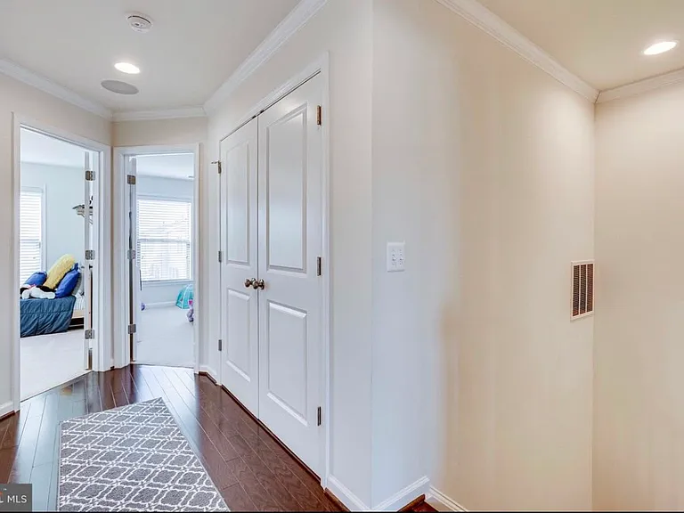 42440 Dogwood Glen Sq — Photo 30