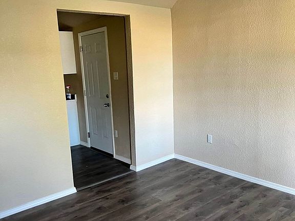 4th image of 106 Bundy St #1
