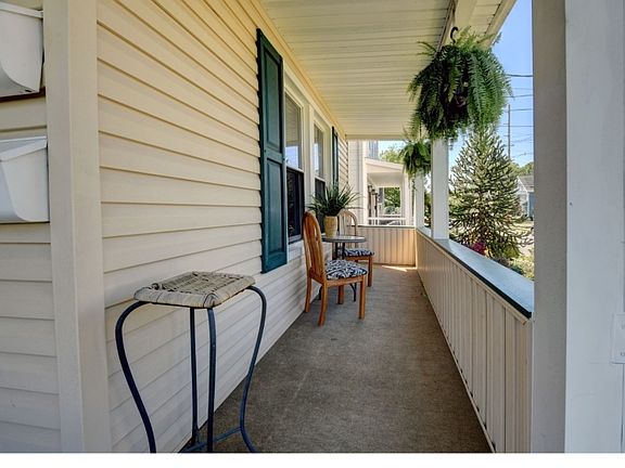 4th image of 9 Walnut St