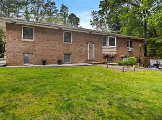 98 Hallock Landing Rd, Rocky Point, NY 11778