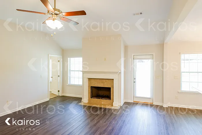713 Park Ln — Photo 4