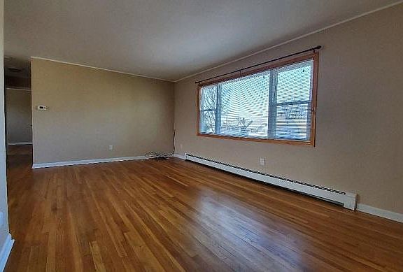 2nd image of 20 5th St #2