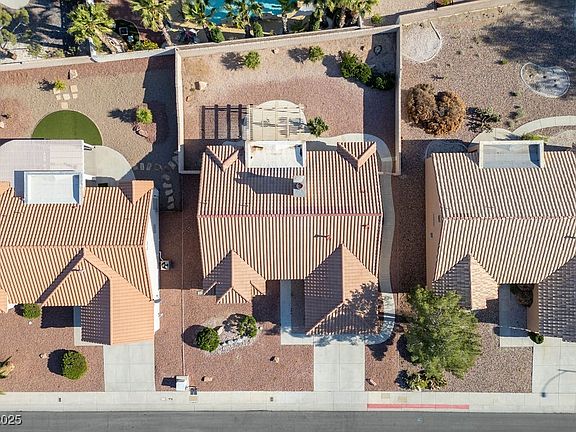 4th image of 8901 Kingsmill Dr