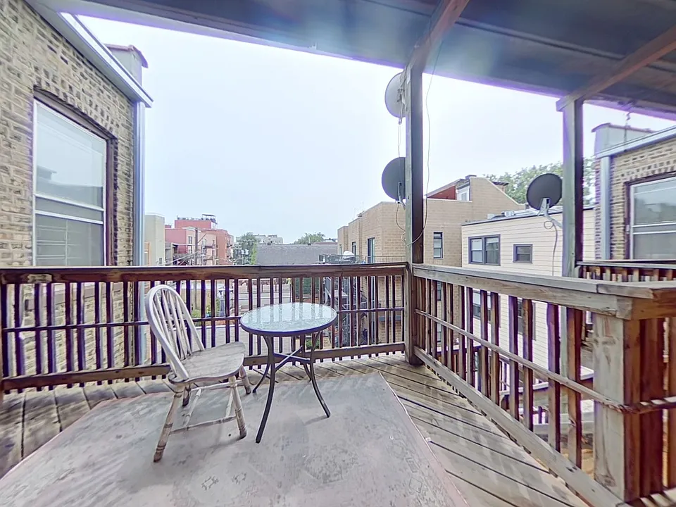 1015 W School St #3