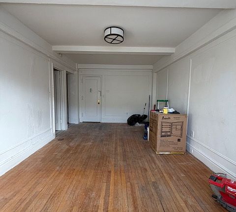 4th image of 50 W 72nd St #1207