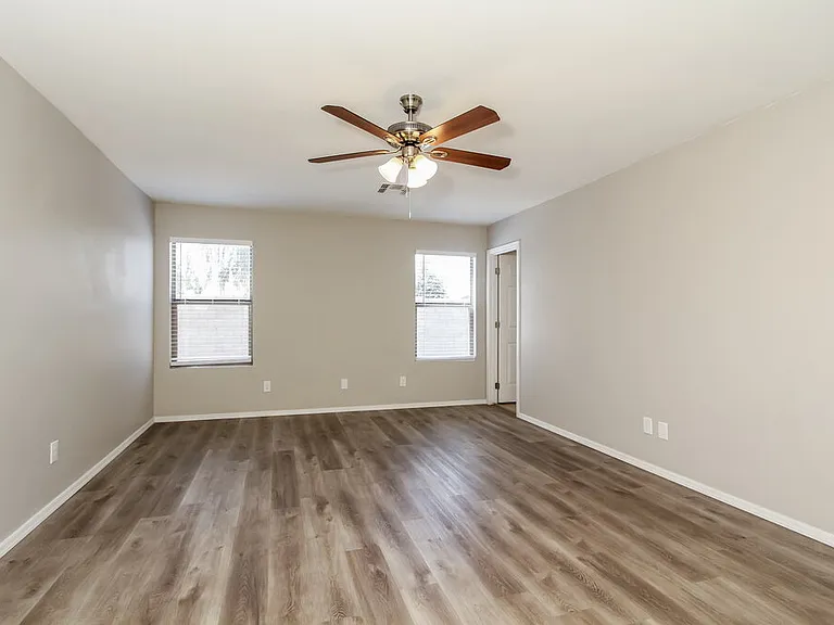 11807 W Ester Dr — Photo 9