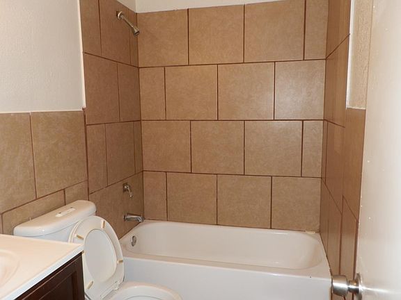 5th image of 951 F St APT 2