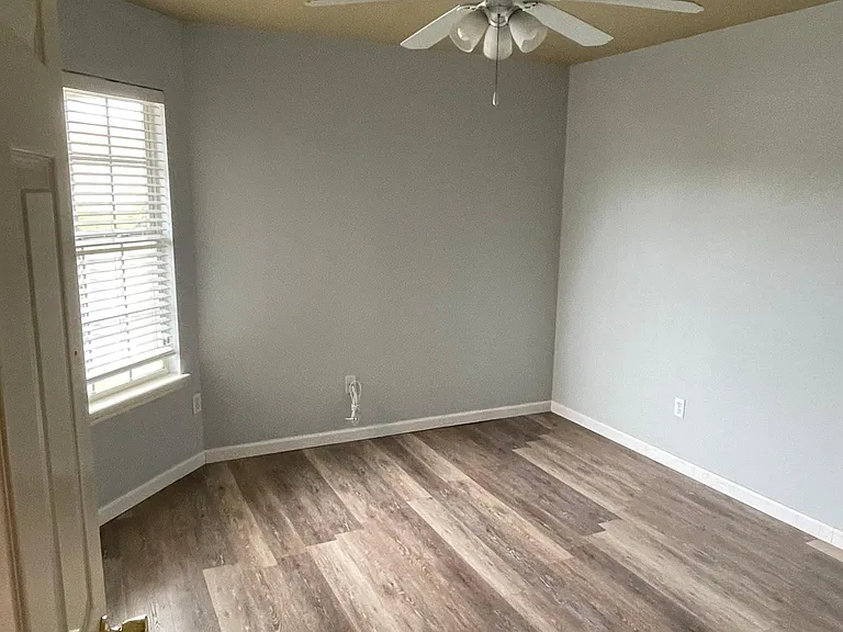 1027 Cupertino St — Photo 8