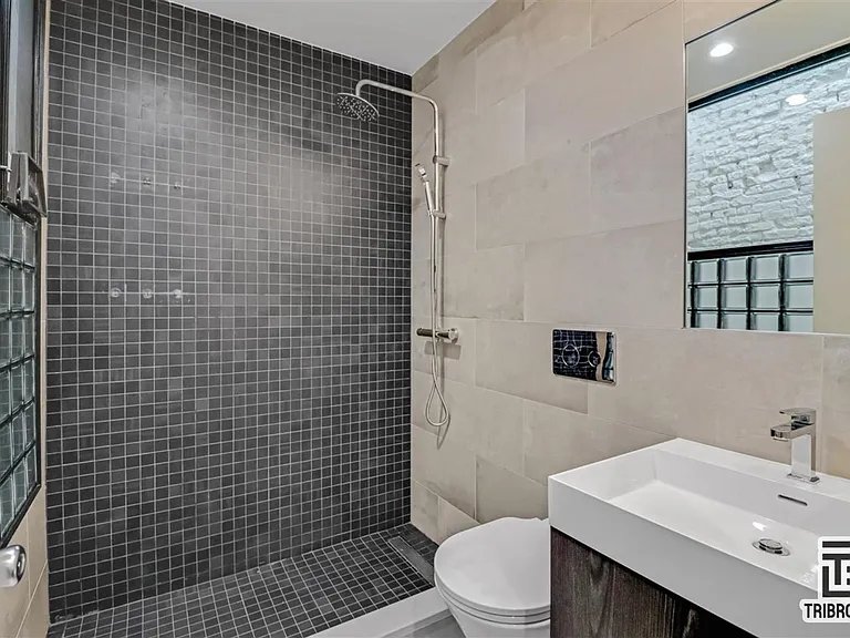 437 E 80th St #10 — Photo 6