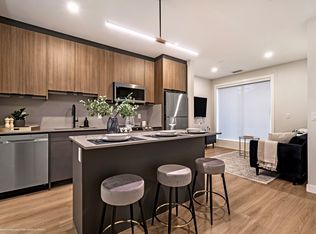 909 5th Ave SW #707, Calgary, AB T2P 3G5