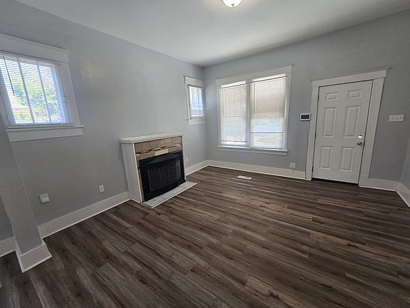 3rd image of 2300 S Pulaski St