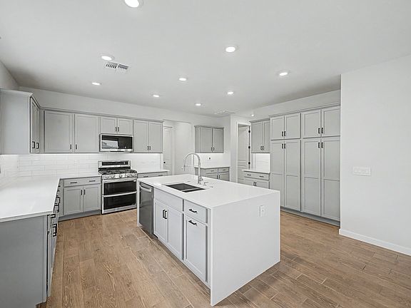 5th image of 8243 N 173rd Ln