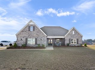 621 Garrett Dr, Prattville, AL 36066