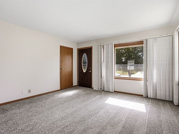 4th image of 5818 Eastview Ave SW