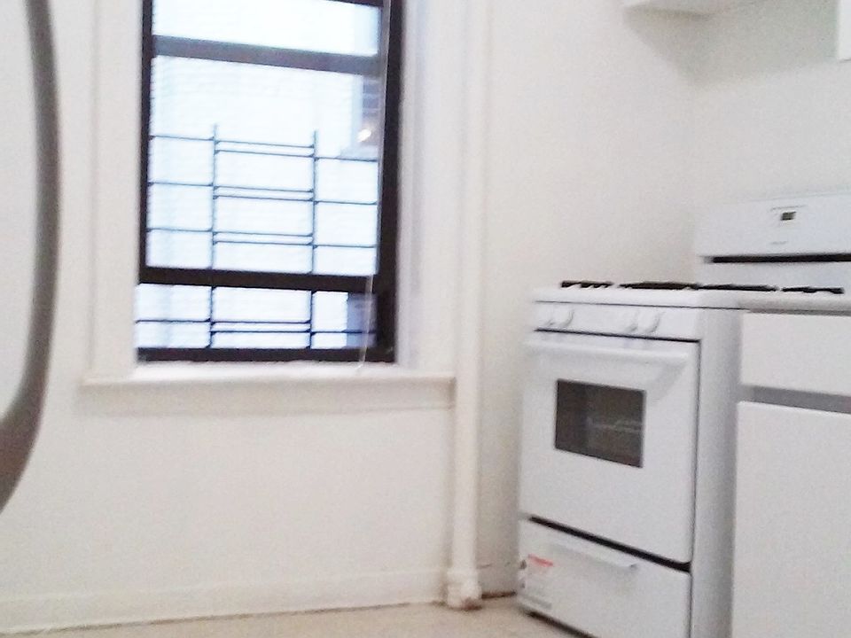 2nd image of 421 Crown St APT 10L