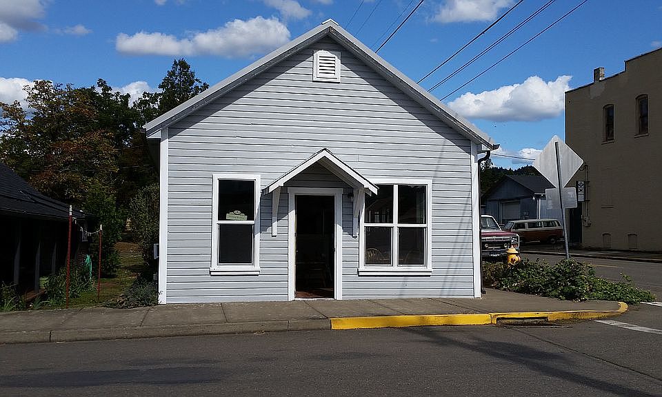 1st image of 206 NE 2nd St