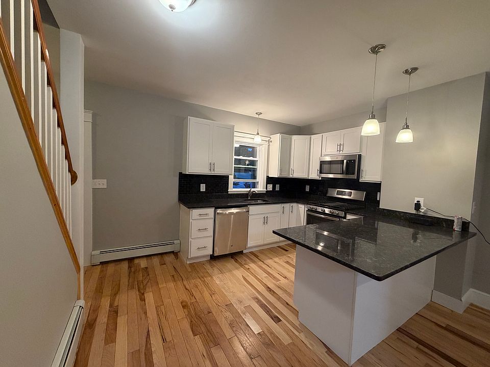 1st image of 150 Kinsley St #2