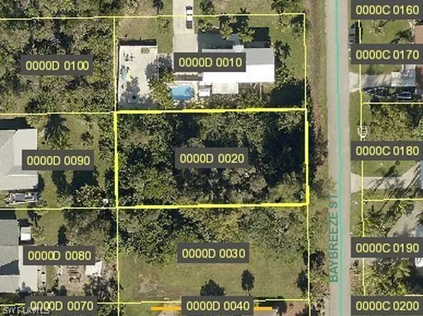 2561 Baybreeze St, Saint James City, FL 33956