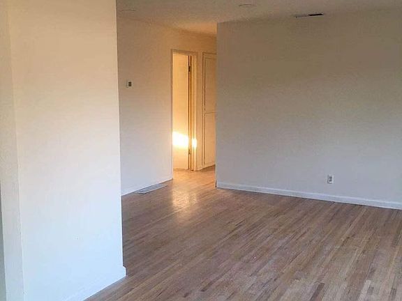 4th image of 7589 Quinby Way