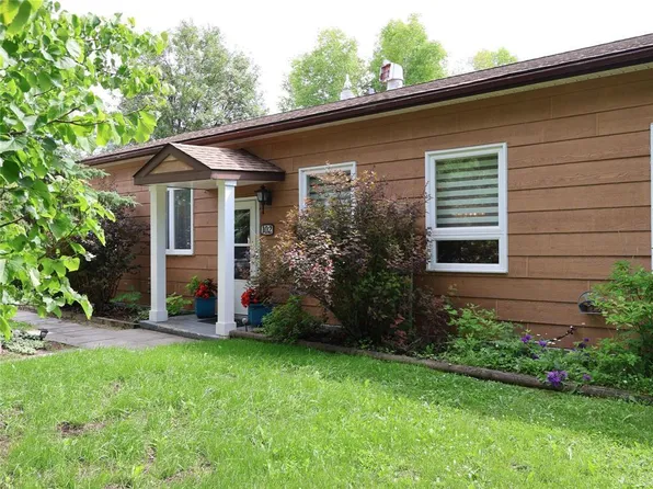 102 Cedar Ave, Gimli, MB R0C 1B1