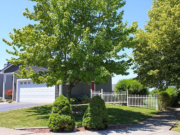 3rd image of 99 Glengary Dr