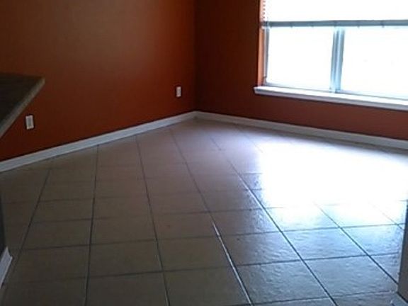 3rd image of 107 Bostwick Park Dr