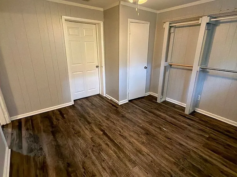 1388 Kyle St — Photo 13