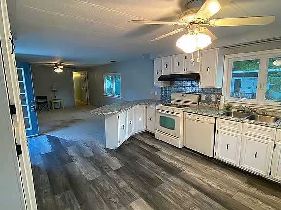 2nd image of 3431 New Moon St