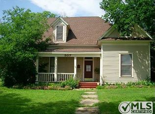 507 SW Main St, Ennis, TX 75119