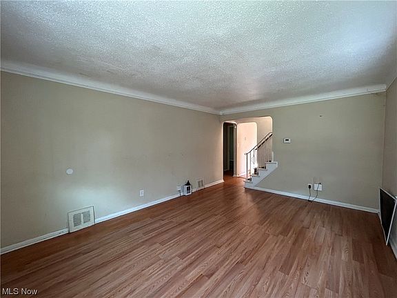 2nd image of 14114 Maplerow Ave