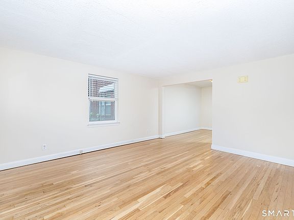4th image of 47 Arnold Way #47