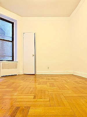 2nd image of 125 E 90th St #1A