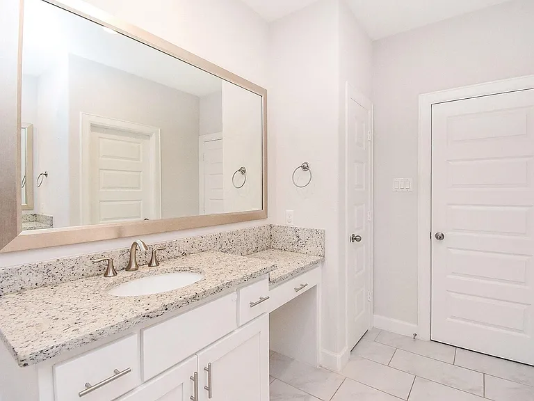 1122 Live Oak St — Photo 20