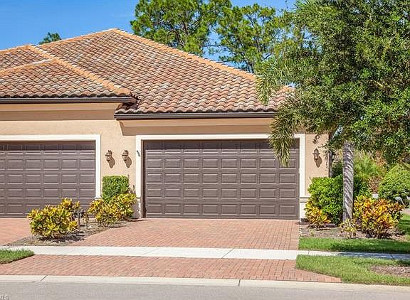 3rd image of 9013 Isla Bella Cir