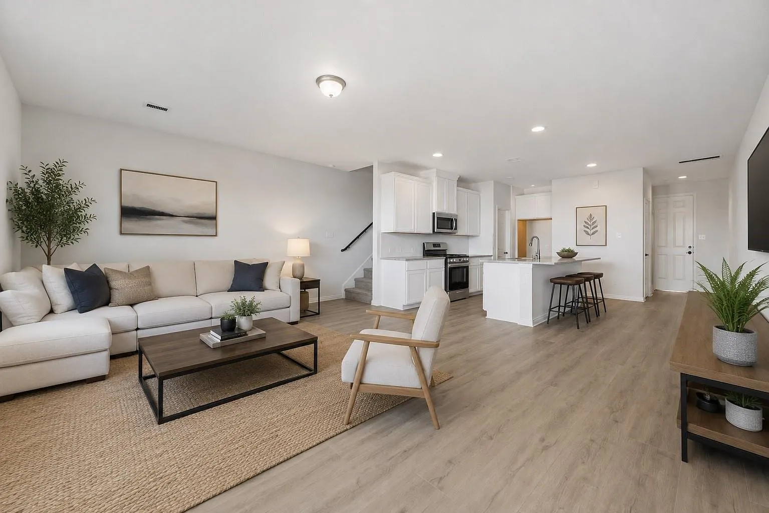 3 bed, 2.5 bath, 1650 sqft, $2,200 — Photo 1