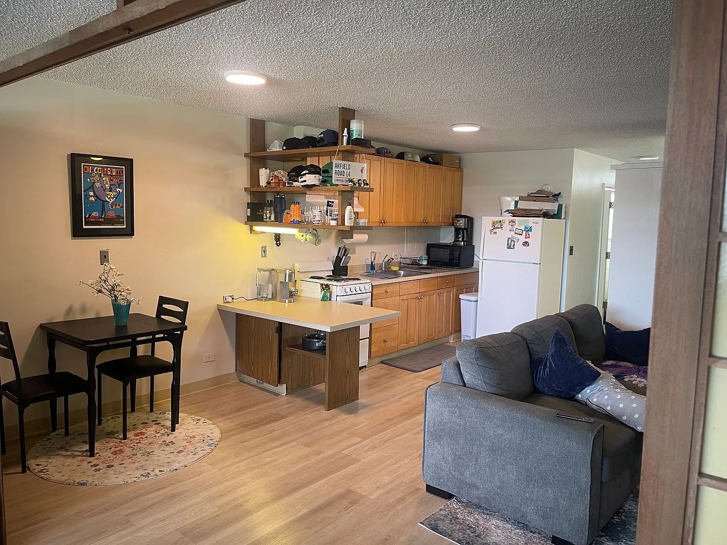 Maluniu Ave apartment building — Photo 3