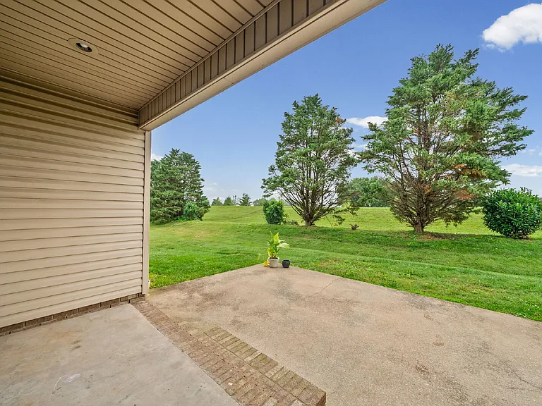 212 Westminster Pl — Photo 30