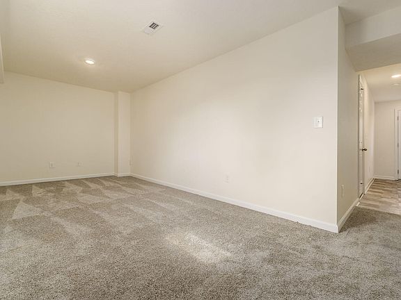 4th image of 103 Coyote Willow Dr