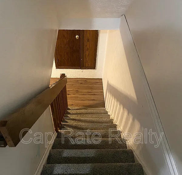 1226 Parkview Dr — Photo 10