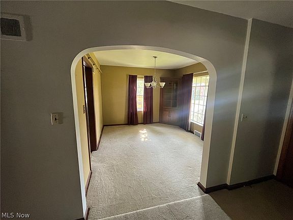 5th image of 104 Brookline Ave
