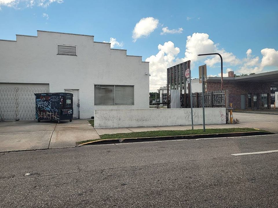 1st image of 2407 E Robinson St